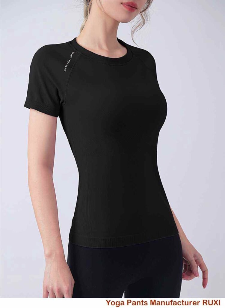 pantalon de yoga à jambe droite