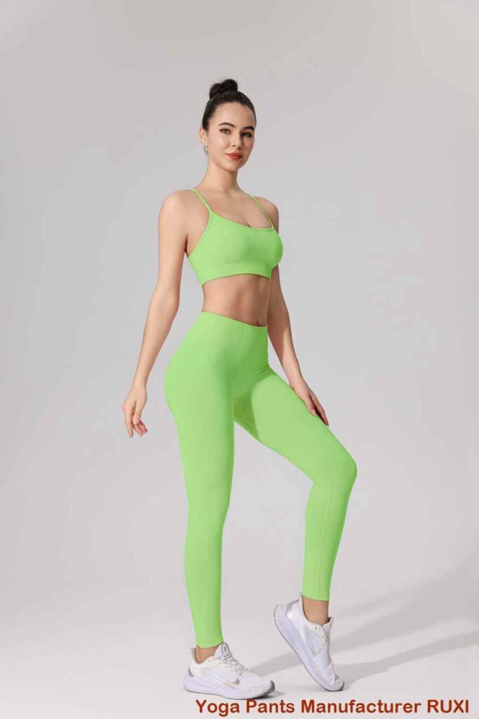 short de yoga à cordon de serrage